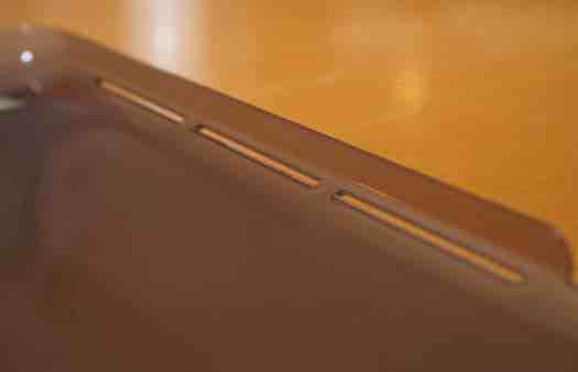 Twol MacBook Pro13Touch Bar用ハードケース　排気口
