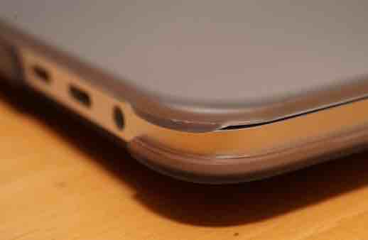 Twol MacBook Pro13Touch Bar用ハードケース　角の爪